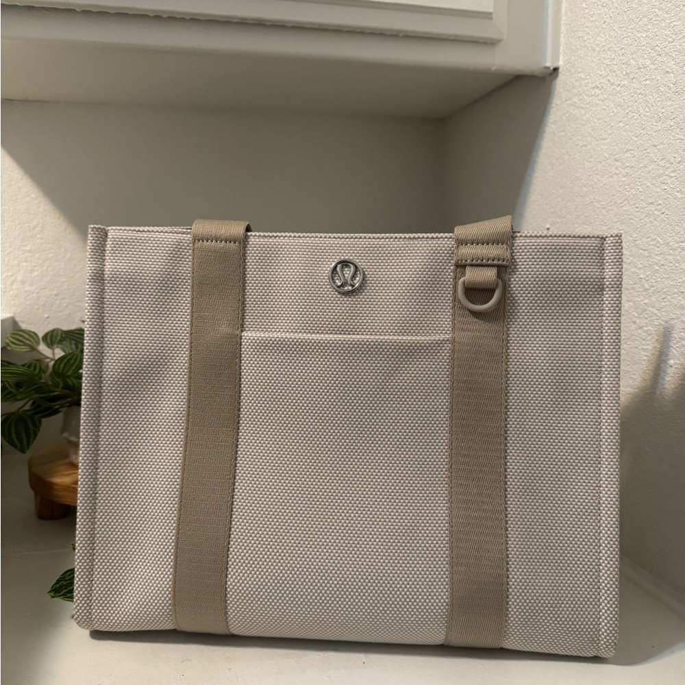 Lululemon Two-Tone Canvas Tote Bag 10L